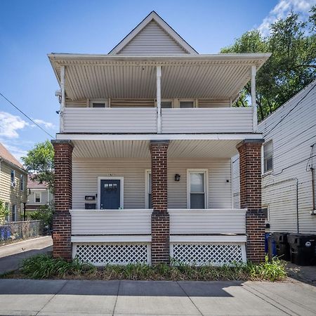 Appartement Mid-Century Modern Retreat In Little Italy à Cleveland Extérieur photo