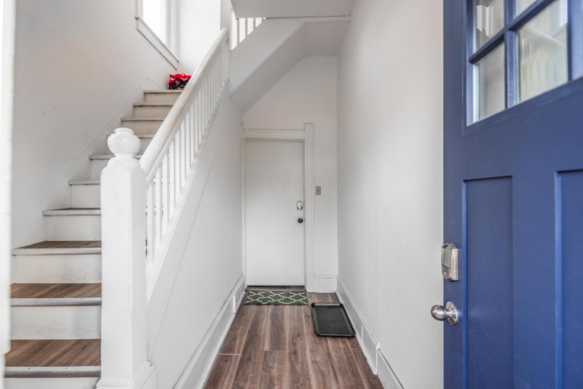 Appartement Mid-Century Modern Retreat In Little Italy à Cleveland Extérieur photo