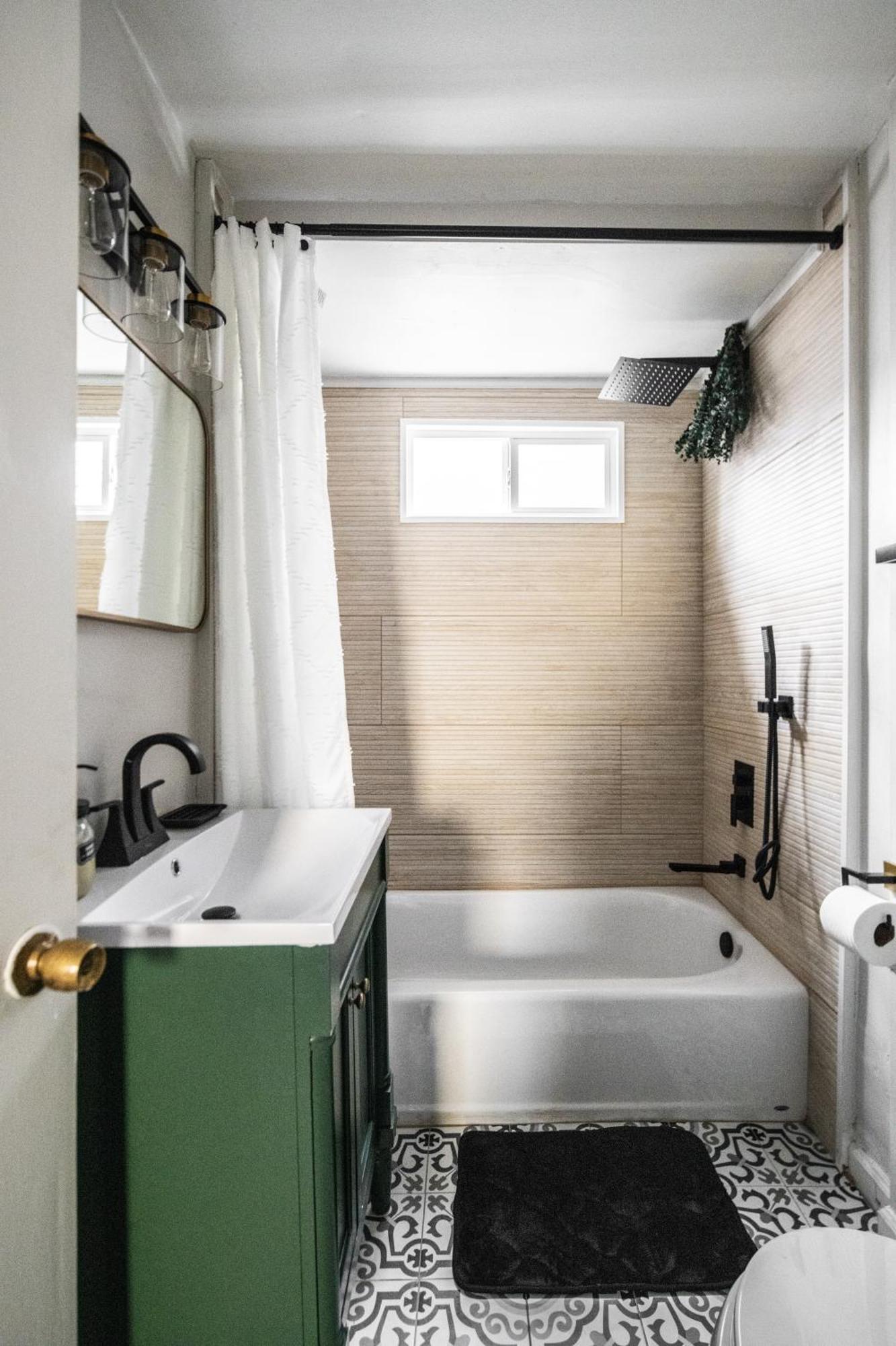 Appartement Mid-Century Modern Retreat In Little Italy à Cleveland Extérieur photo